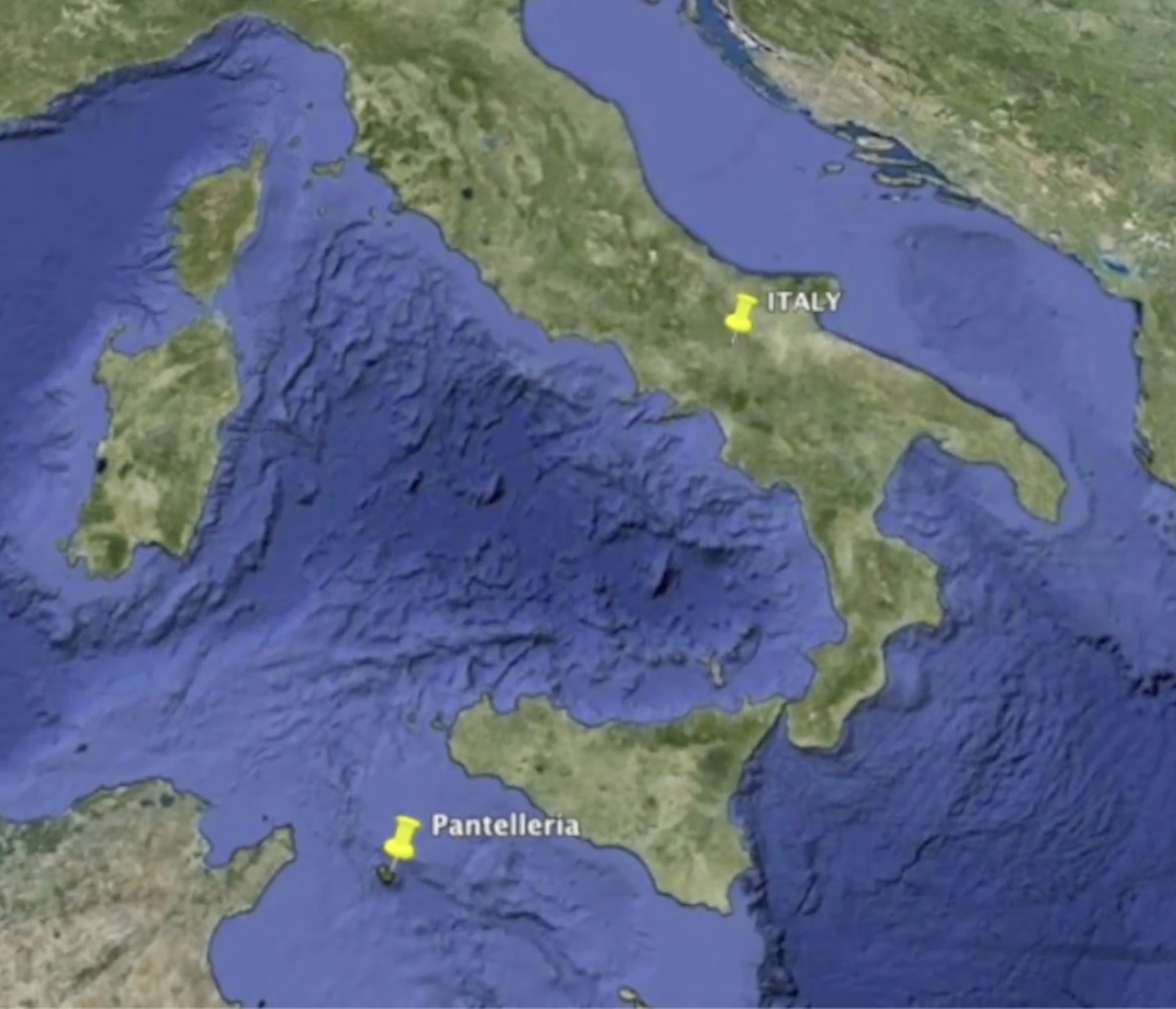 Map showing Pantelleria's location in the Mediterranean between Italy and Africa